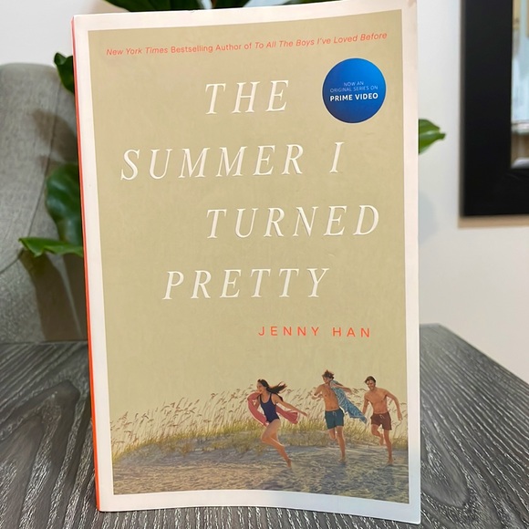 3 Best Selling Books 📕 📚 - Picture 9 of 10